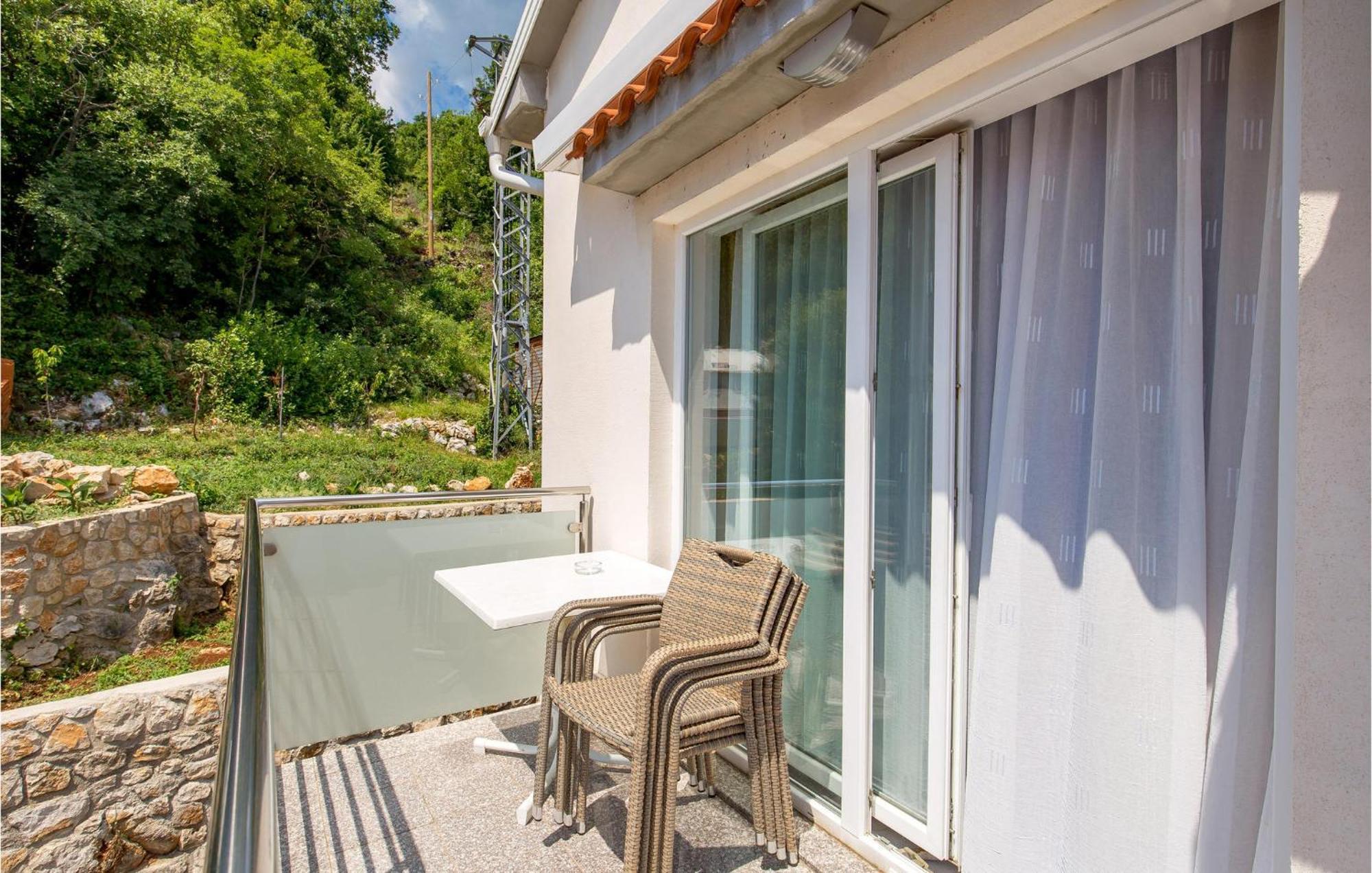 1 Bedroom Gorgeous Apartment In Mošćenička Draga Exterior foto